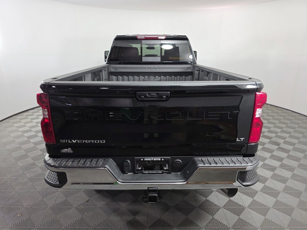 2025 Chevrolet Silverado 2500HD LT photo 4