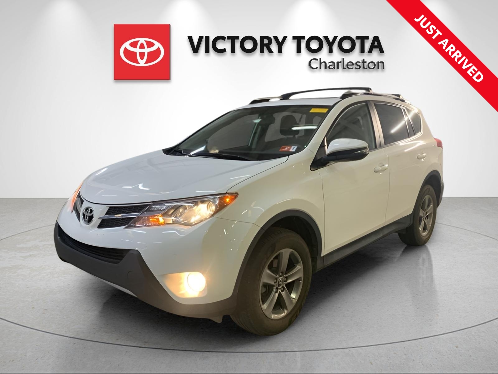 2015 Toyota RAV4 XLE's photo