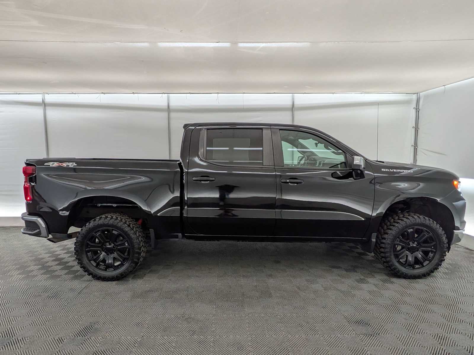 2022 Chevrolet Silverado 1500 LT photo 4