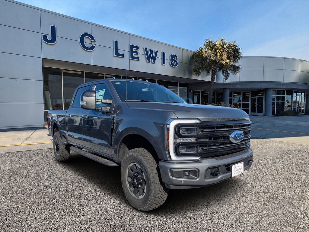 2026 Ford F-250 Super Duty Platinum's photo