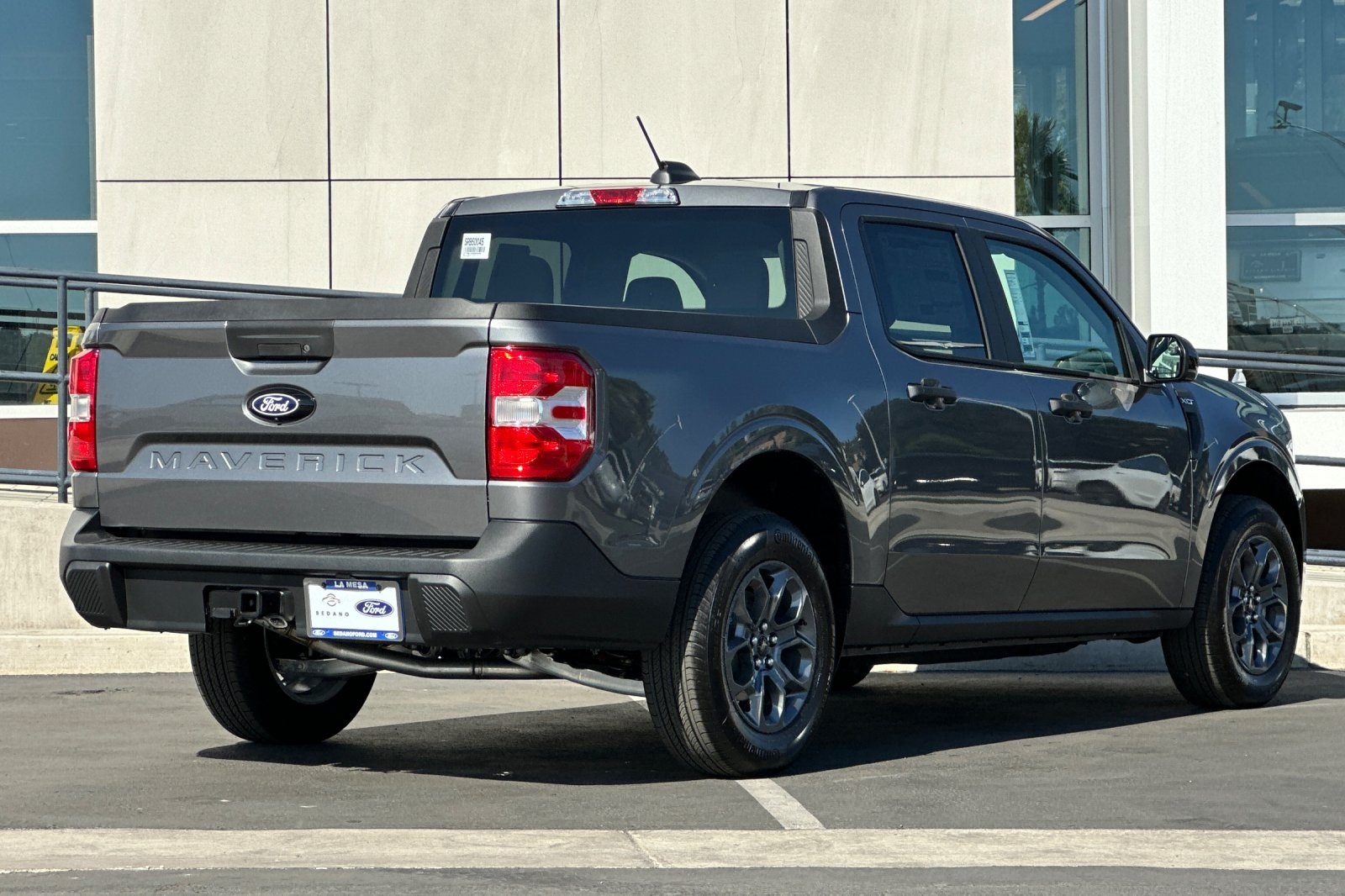2025 Ford Maverick XLT photo 2