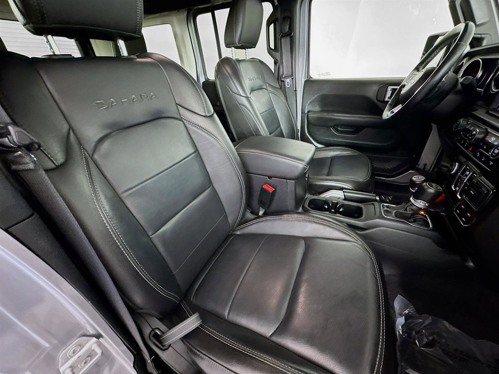 2020 Jeep Wrangler Unlimited Sahara photo 25