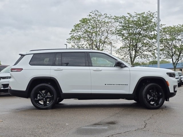 2025 Jeep Grand Cherokee Limited photo 21