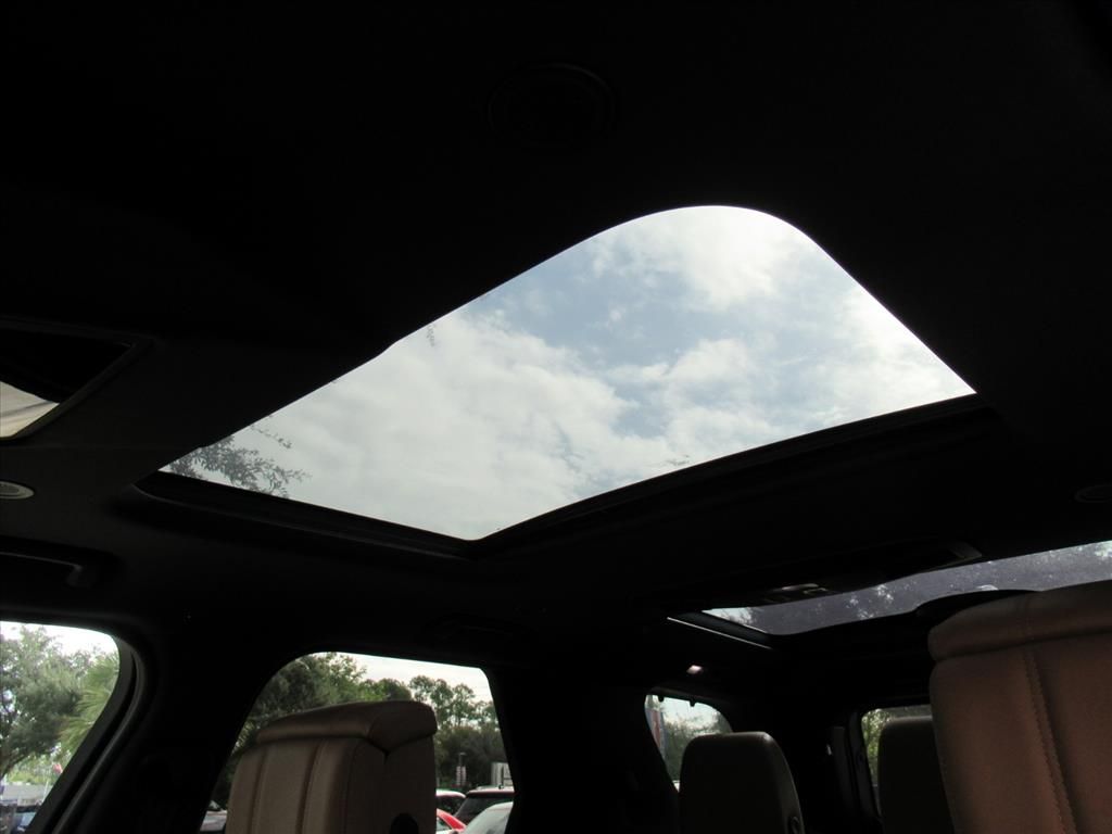 2024 Land Rover Discovery SE photo 24