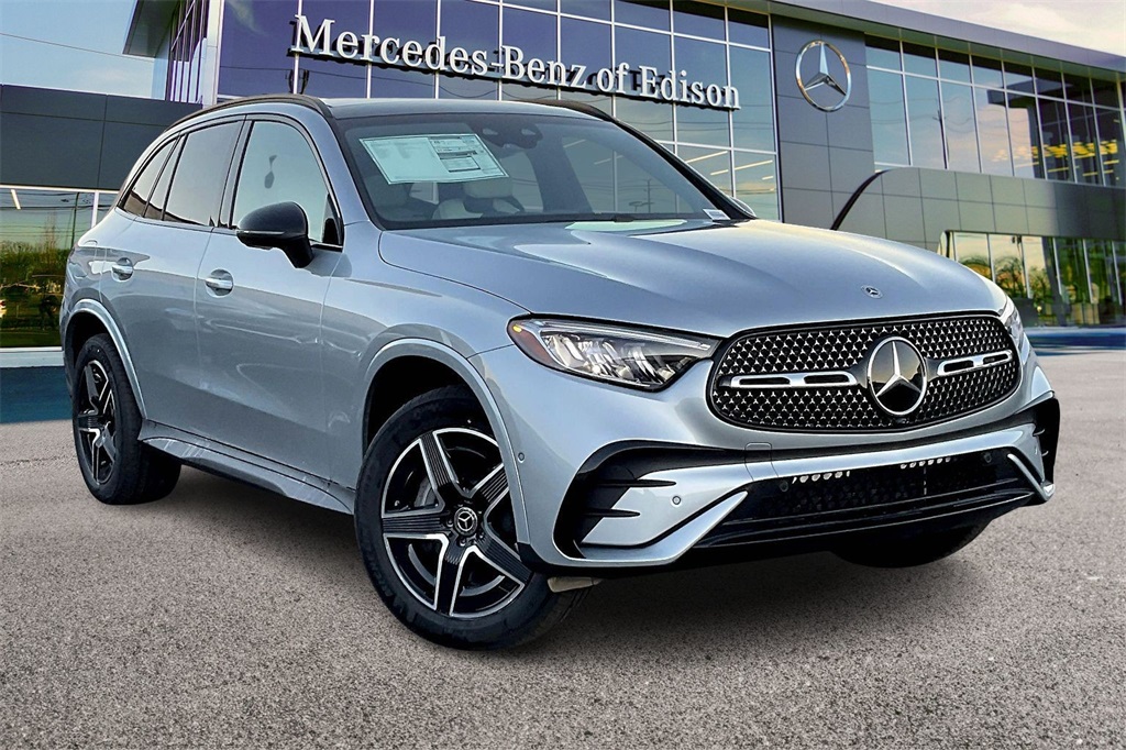 2026 Mercedes-Benz GLC Base's photo