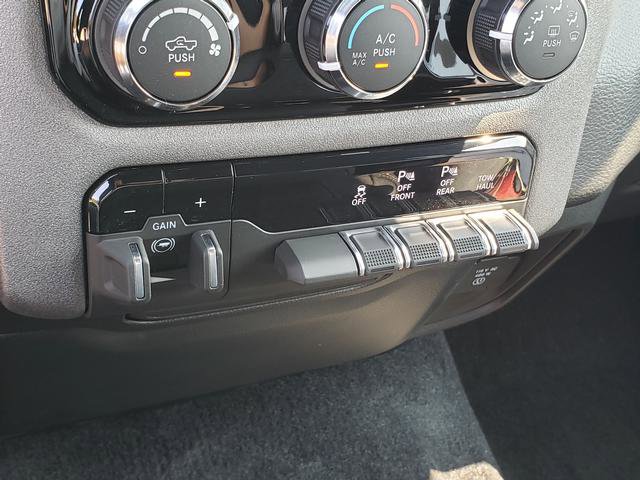 2025 Ram 1500 Tradesman photo 17