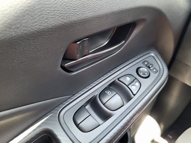 2025 Nissan Versa 1.6 S photo 20