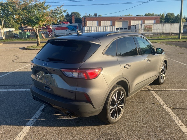 2022 Ford Escape SEL photo 5