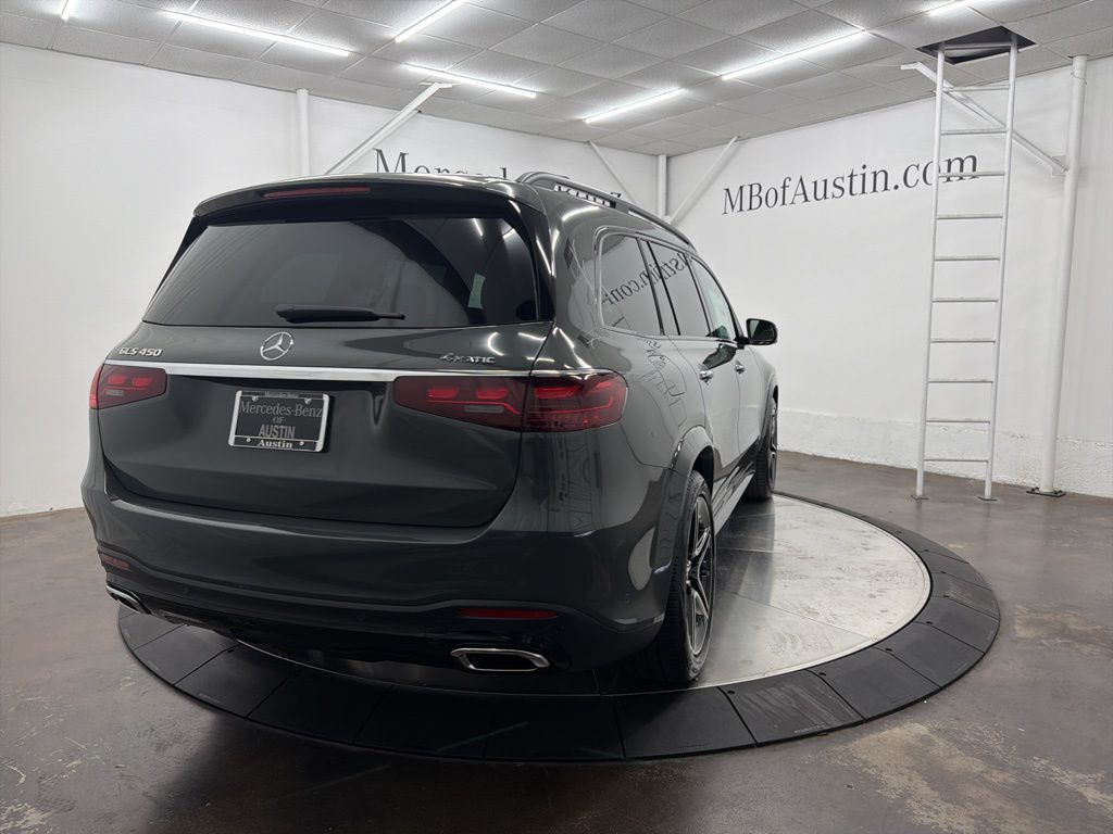 2026 Mercedes Benz GLS 450 4MATIC photo 4