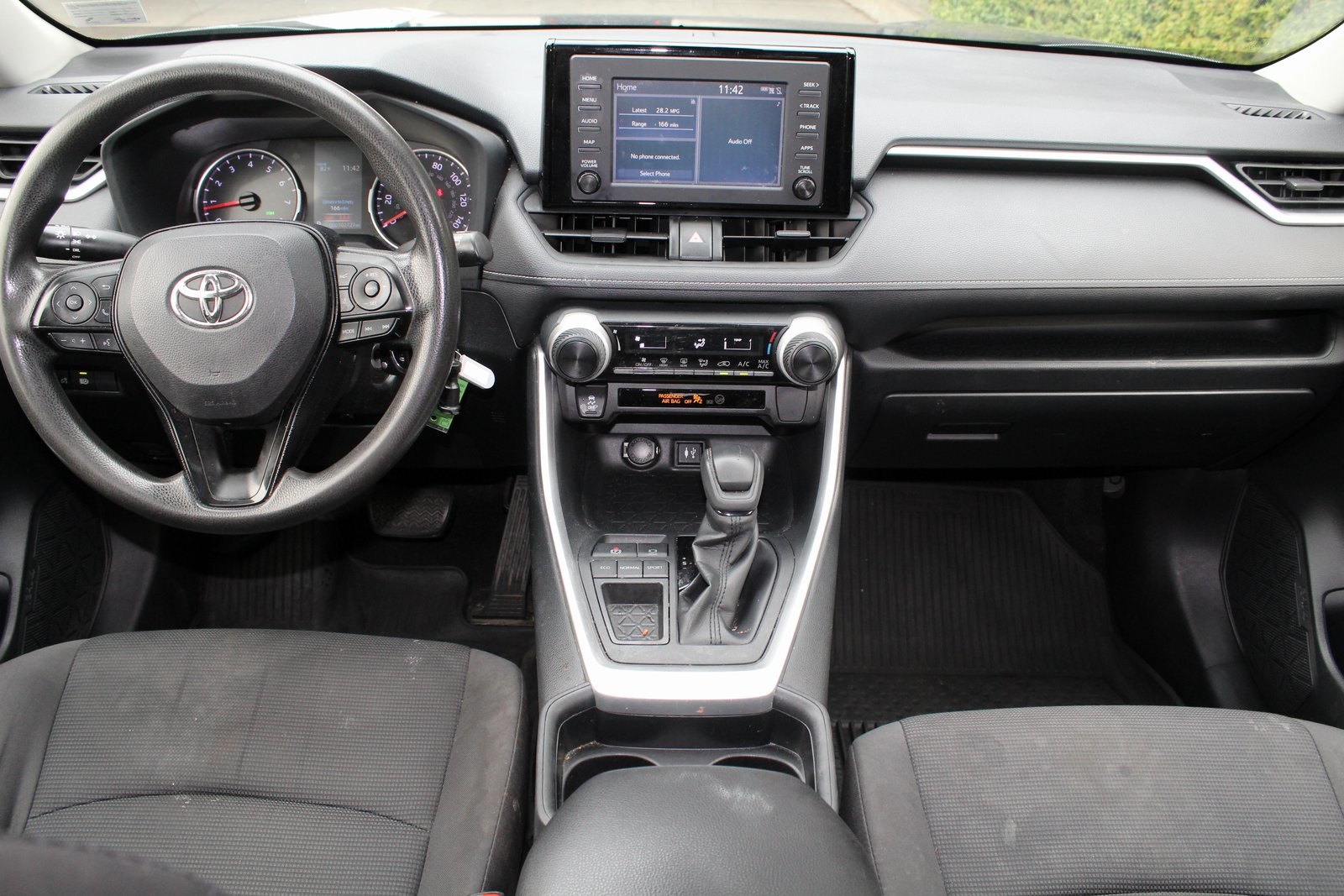 2019 Toyota RAV4 LE photo 2