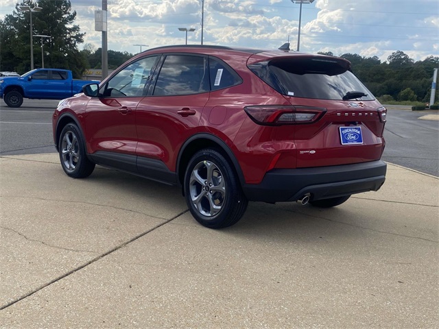 2026 Ford Escape ST-Line photo 4