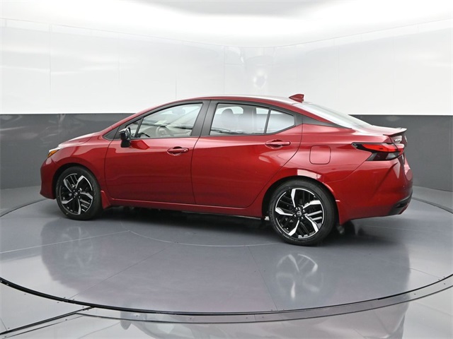 2025 Nissan Versa 1.6 SR photo 3