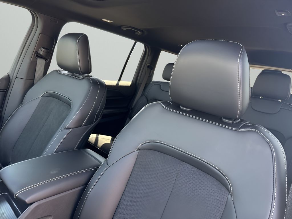 2025 Jeep Grand Cherokee Altitude X photo 28