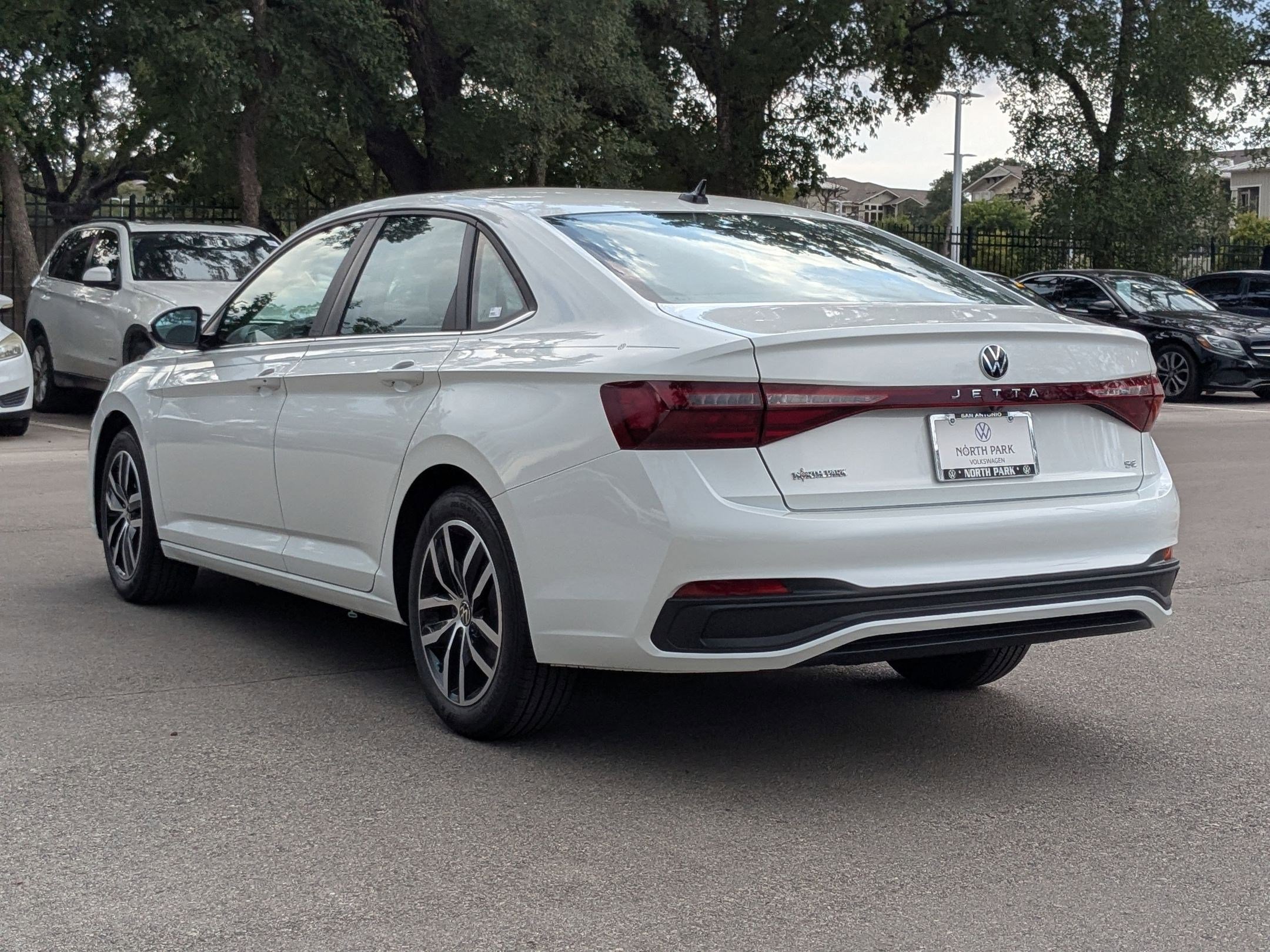 2025 Volkswagen Jetta SE photo 3