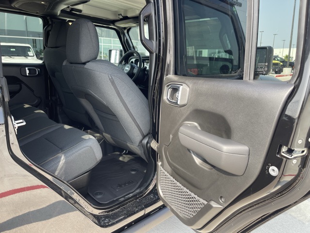 2025 Jeep Gladiator Willys photo 19