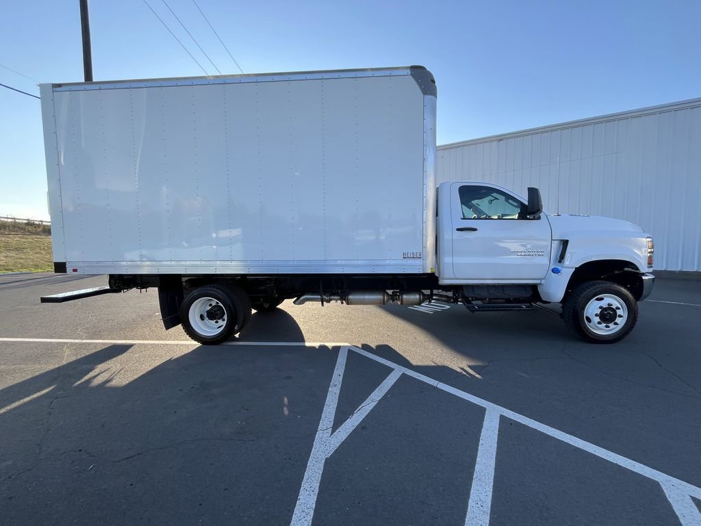 2024 Chevrolet Silverado 5500HD Work Truck photo 4
