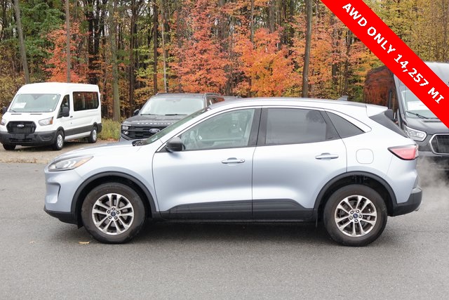 2022 Ford Escape SE photo 4