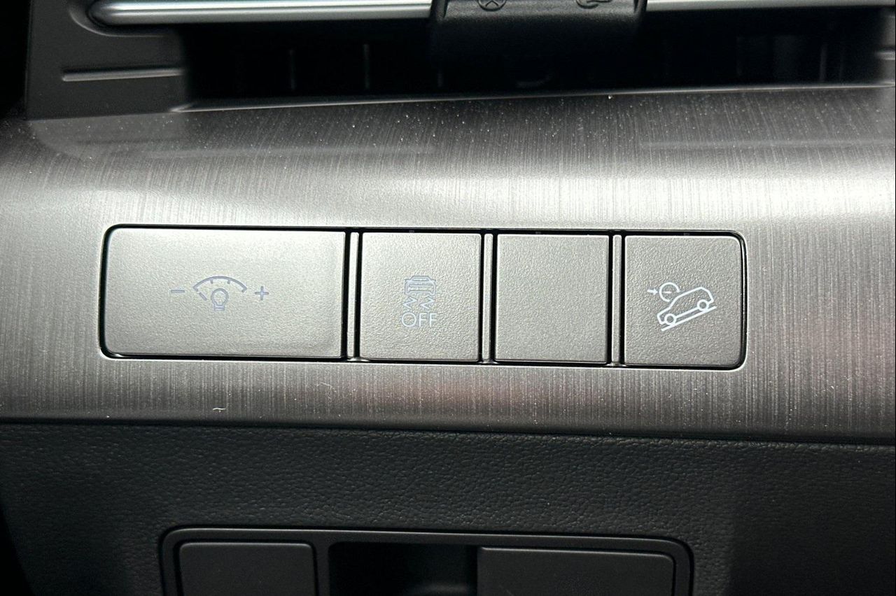 2025 Hyundai Kona SEL photo 28