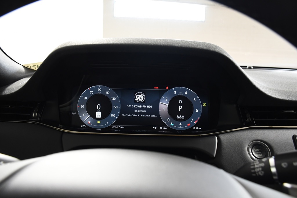 2026 Land Rover Range Rover Evoque Dynamic SE photo 31