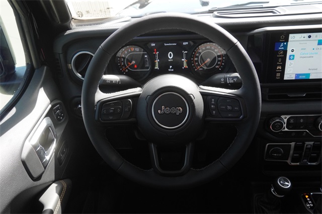 2025 Jeep Gladiator Sport photo 14
