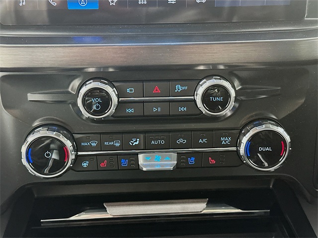 2025 Ford F-250 Lariat photo 12