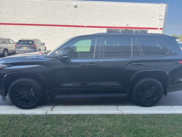 2024 Toyota Sequoia Platinum photo 4