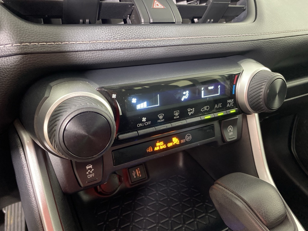 2023 Toyota RAV4 LE photo 2