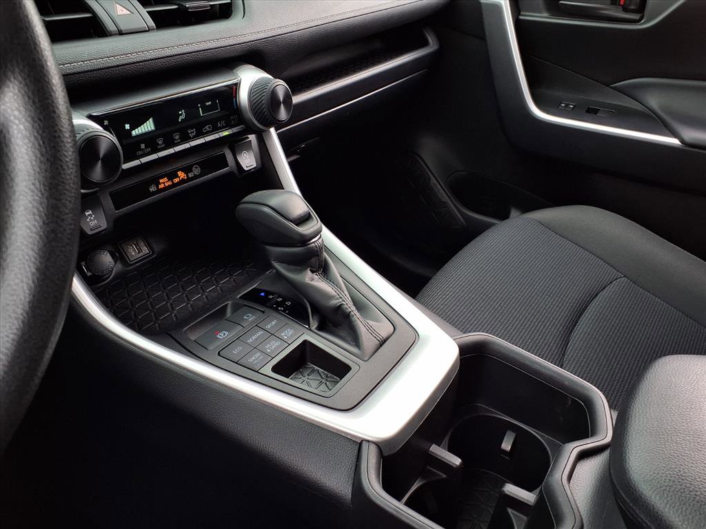 2024 Toyota RAV4 LE photo 17