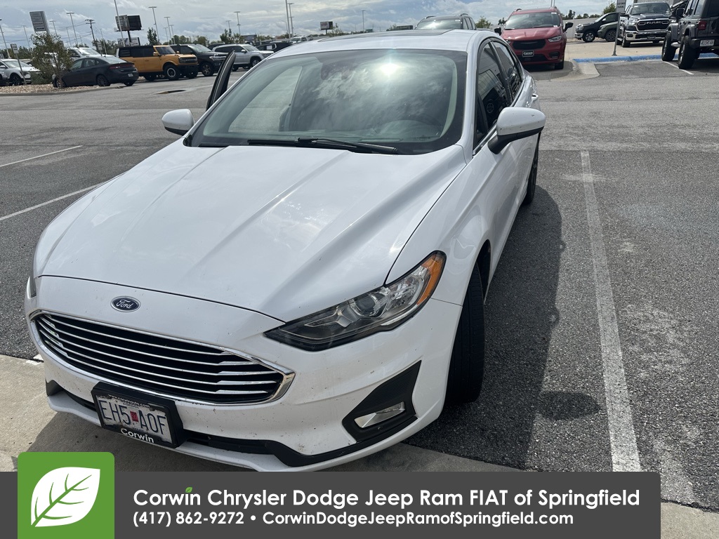 2019 Ford Fusion SE photo 4