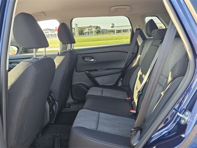 2026 Nissan Rogue SV photo 4