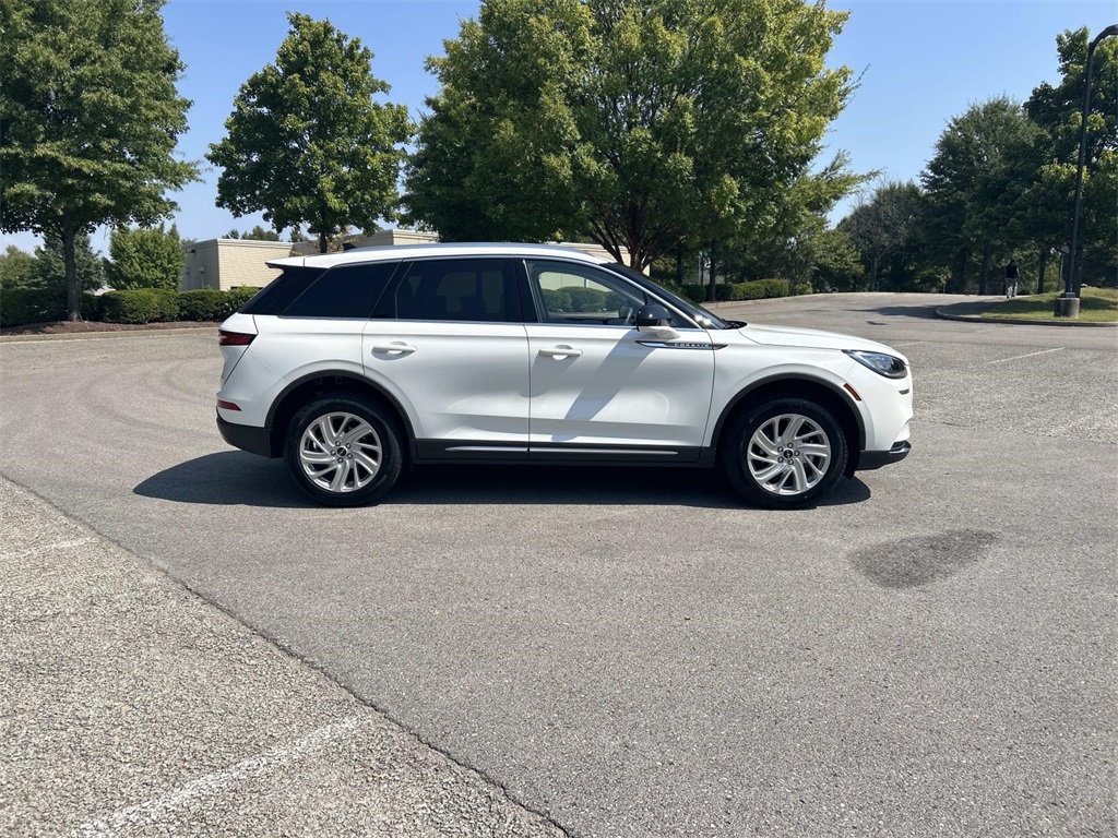 2022 Lincoln Corsair Standard photo 8