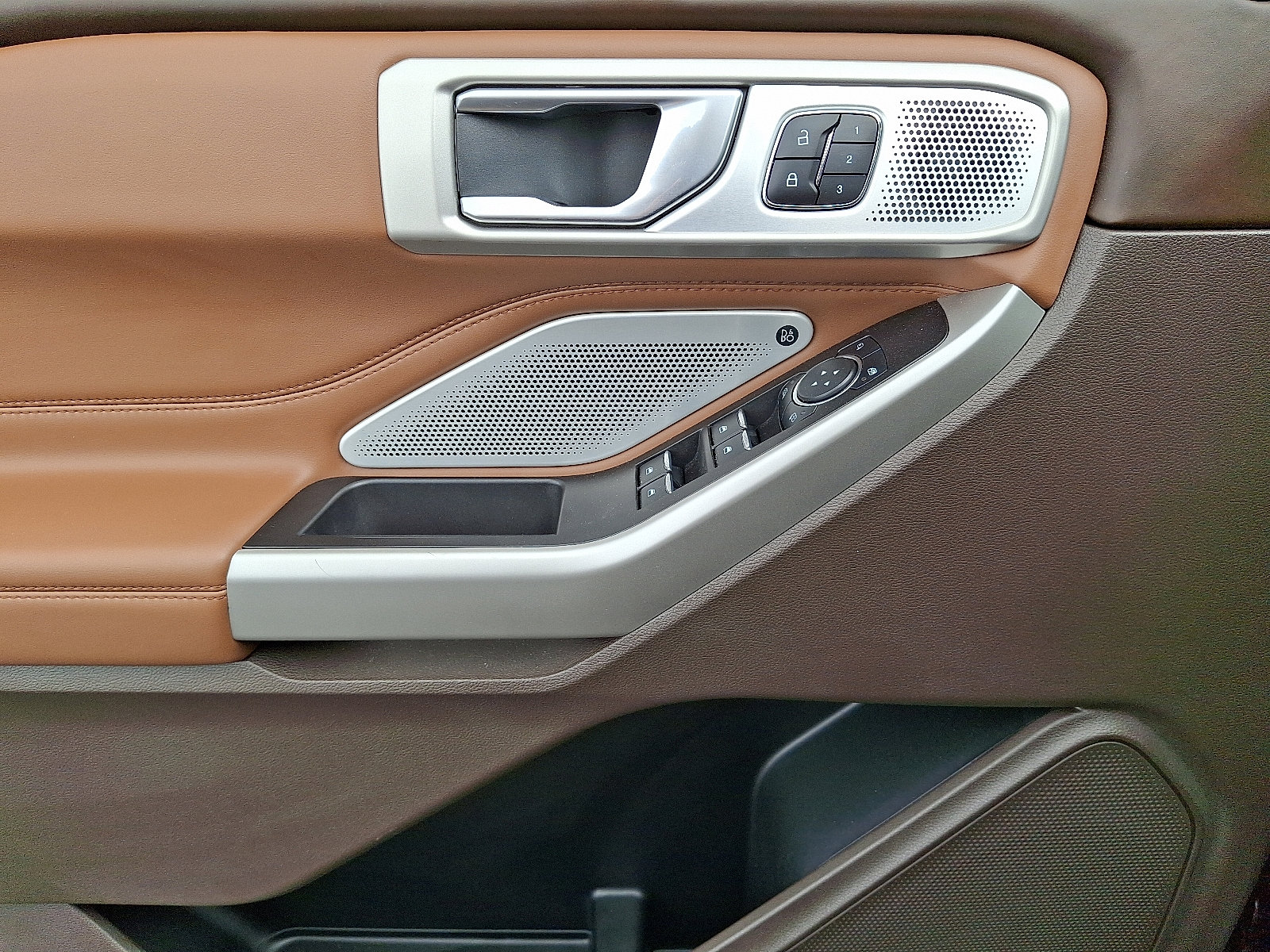 2023 Ford Explorer King Ranch photo 12