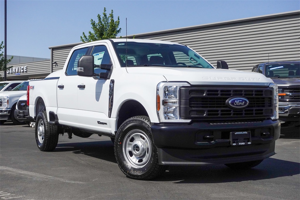 2025 Ford F-350 Super Duty XL's photo