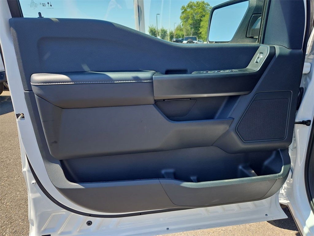 2025 Ford F-150 STX photo 9