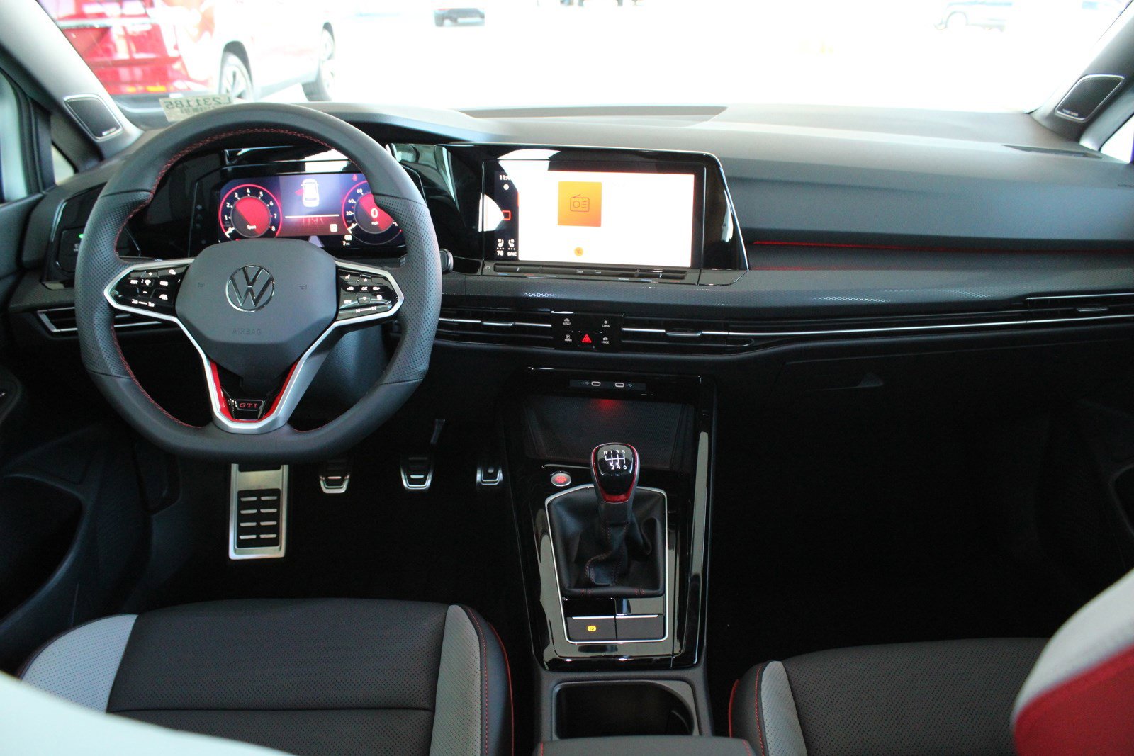 2024 Volkswagen Golf GTI 380 Autobahn photo 2