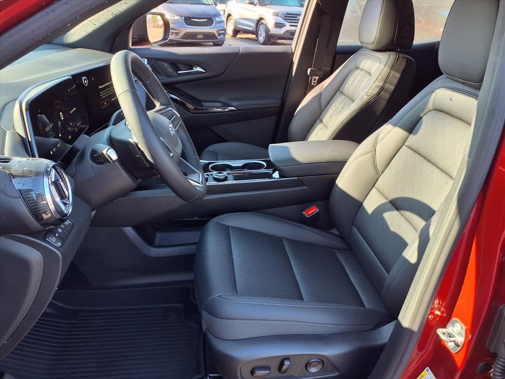 2026 Chevrolet Equinox LT photo 4