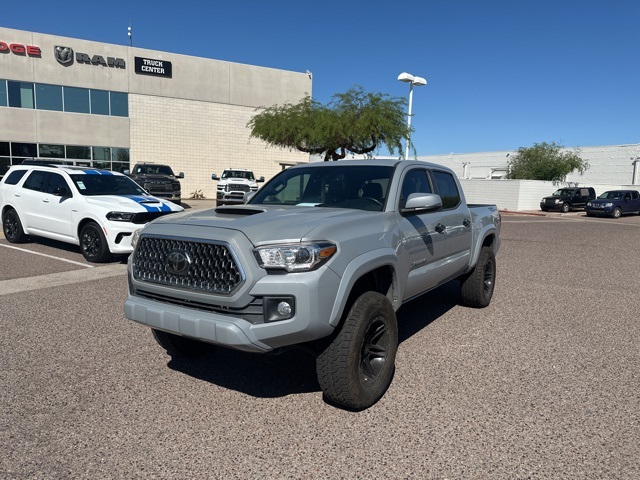 2019 Toyota Tacoma TRD Sport photo 3
