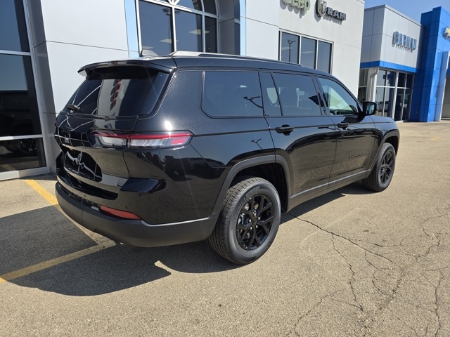 2025 Jeep Grand Cherokee Altitude photo 4