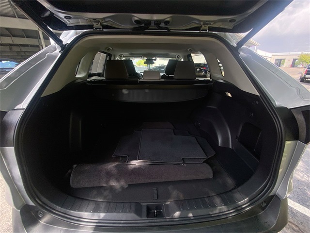 2022 Toyota RAV4 XLE photo 14