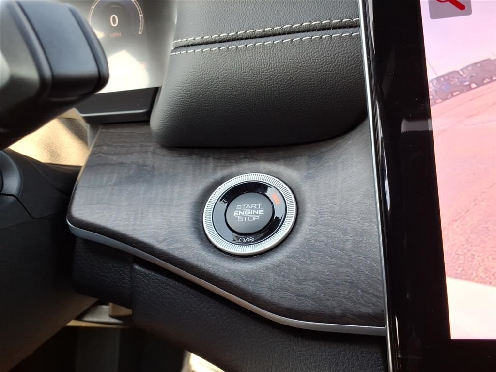 2025 Jeep Grand Cherokee Limited photo 19