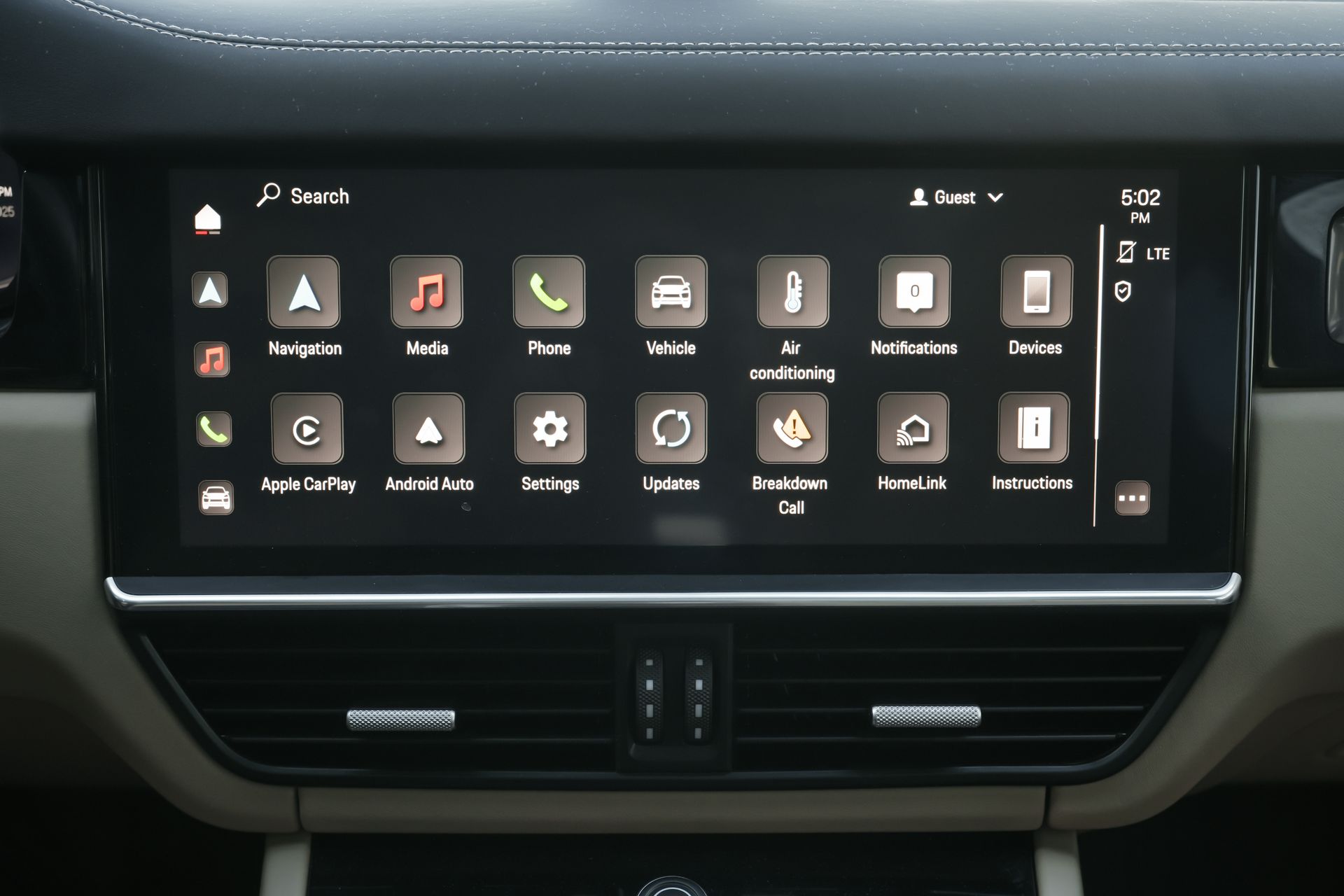 2023 Porsche Cayenne Platinum Edition photo 29