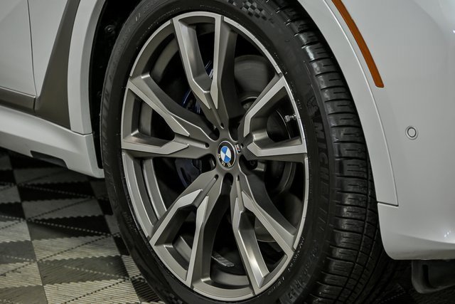 2021 Bmw X7 M50i photo 2