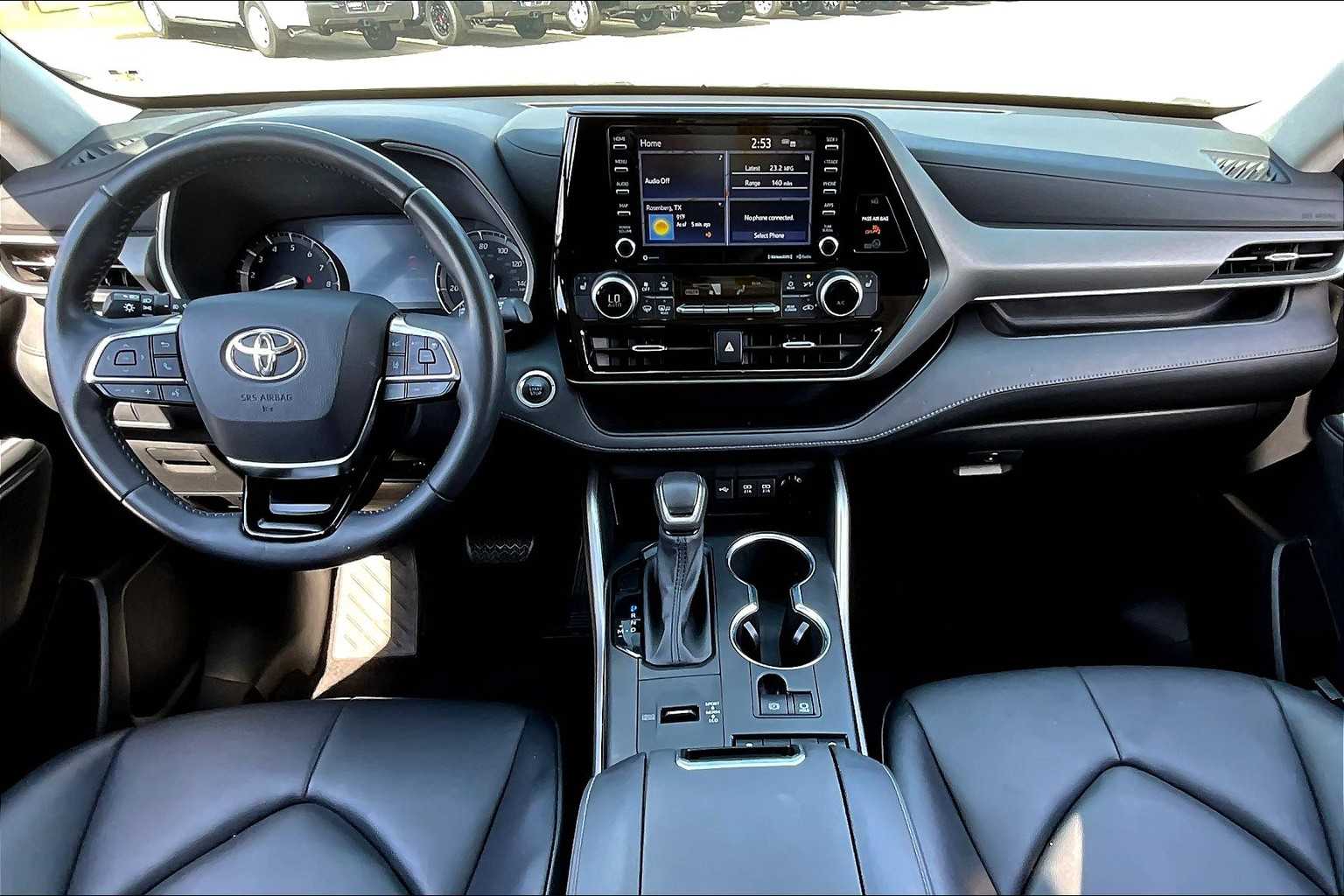 2021 Toyota Highlander XLE photo 14