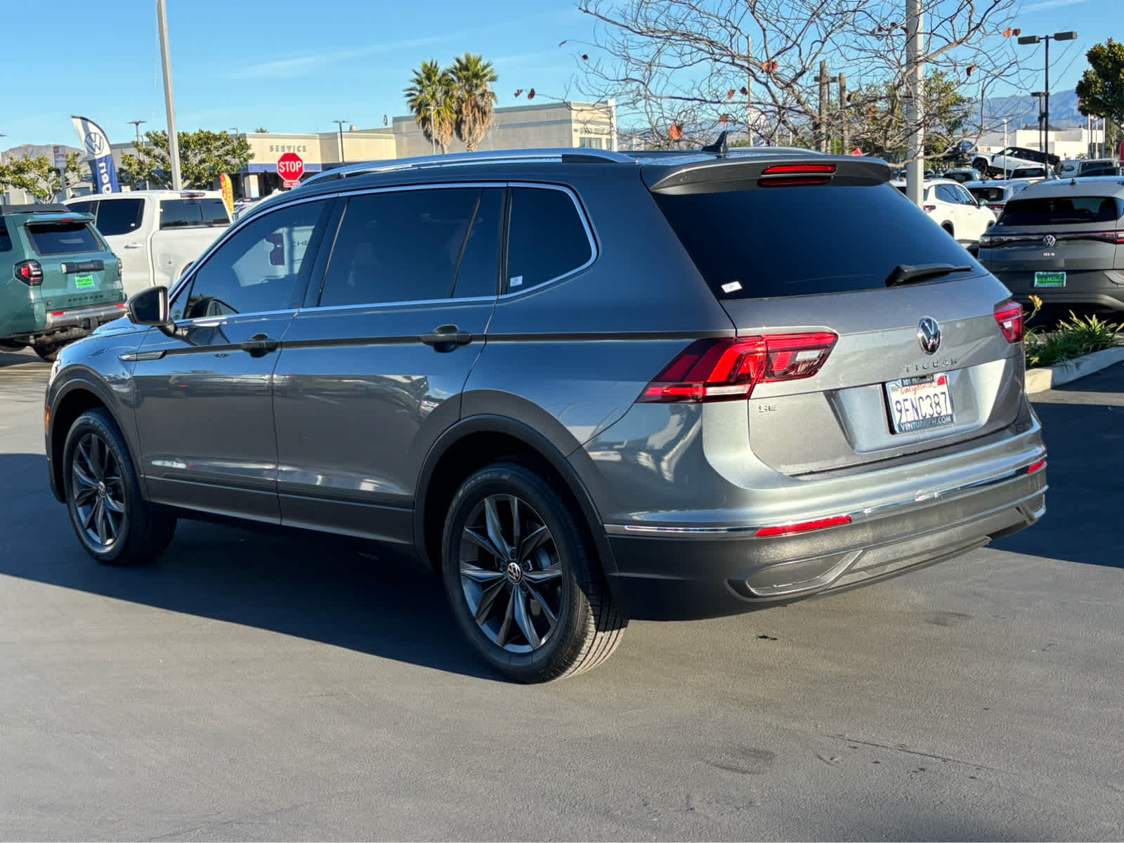 2023 Volkswagen Tiguan SE photo 4
