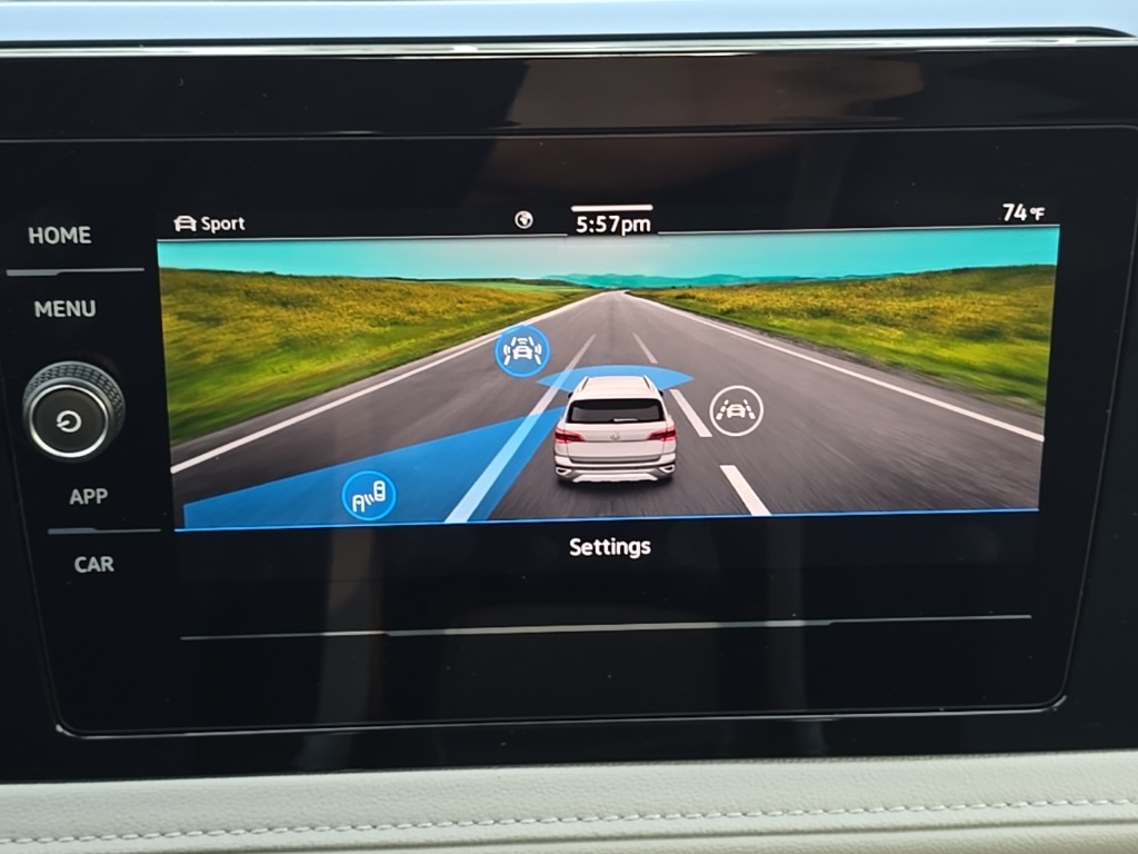 2025 Volkswagen Taos S photo 14