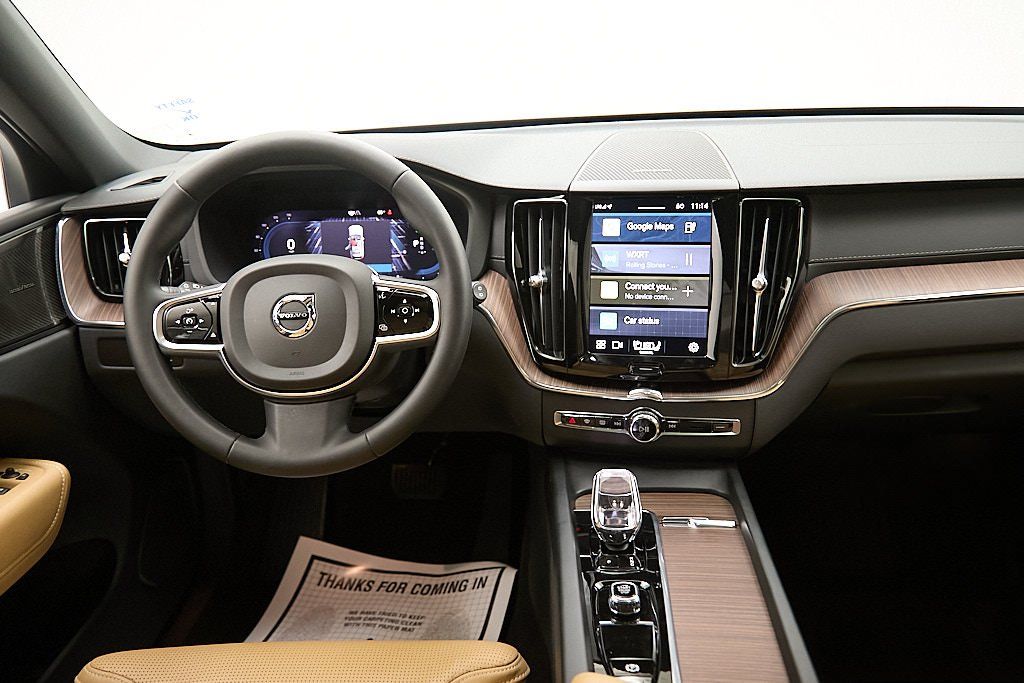 2023 VOLVO XC60 - Image 25