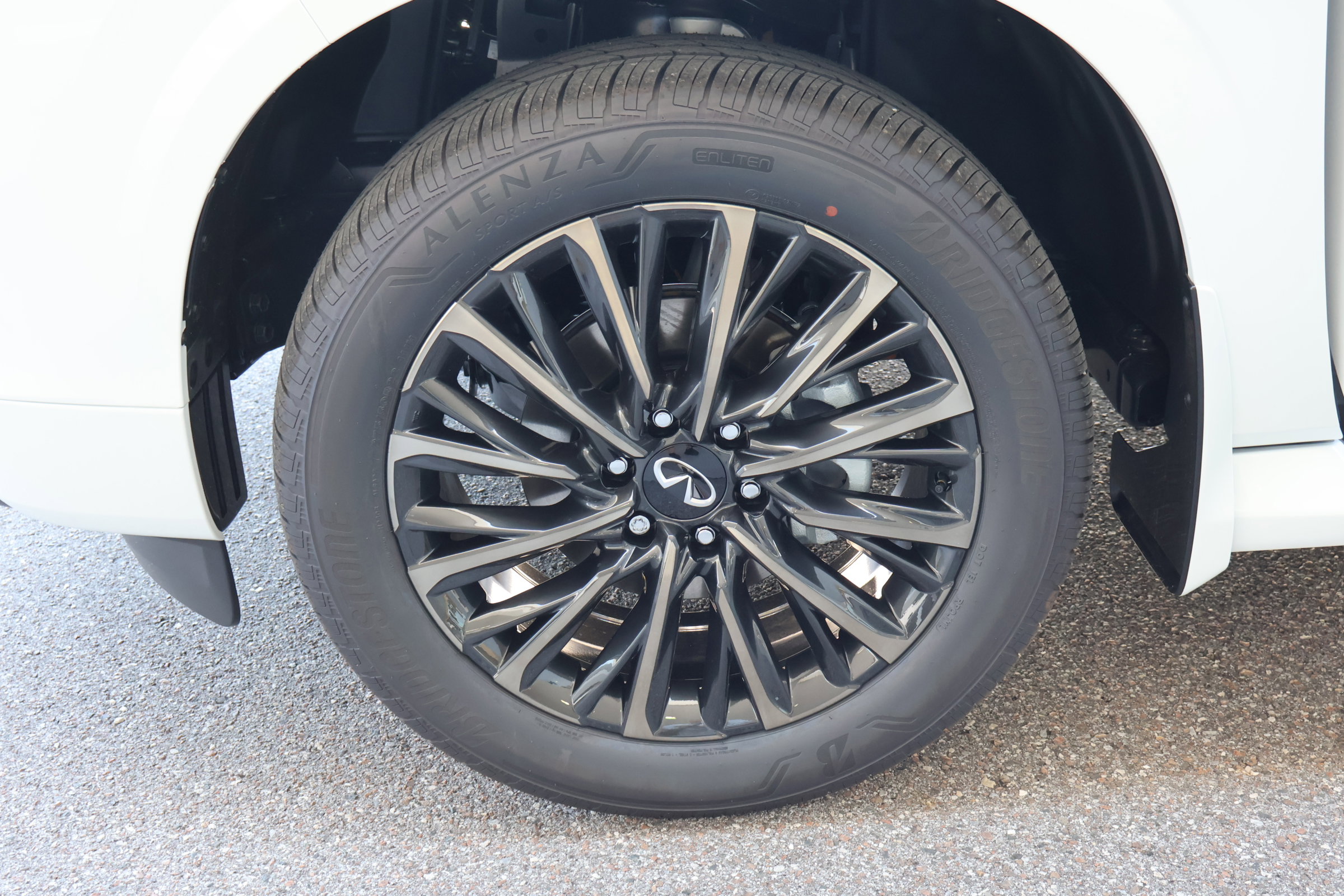 2026 Infiniti QX80 photo 11