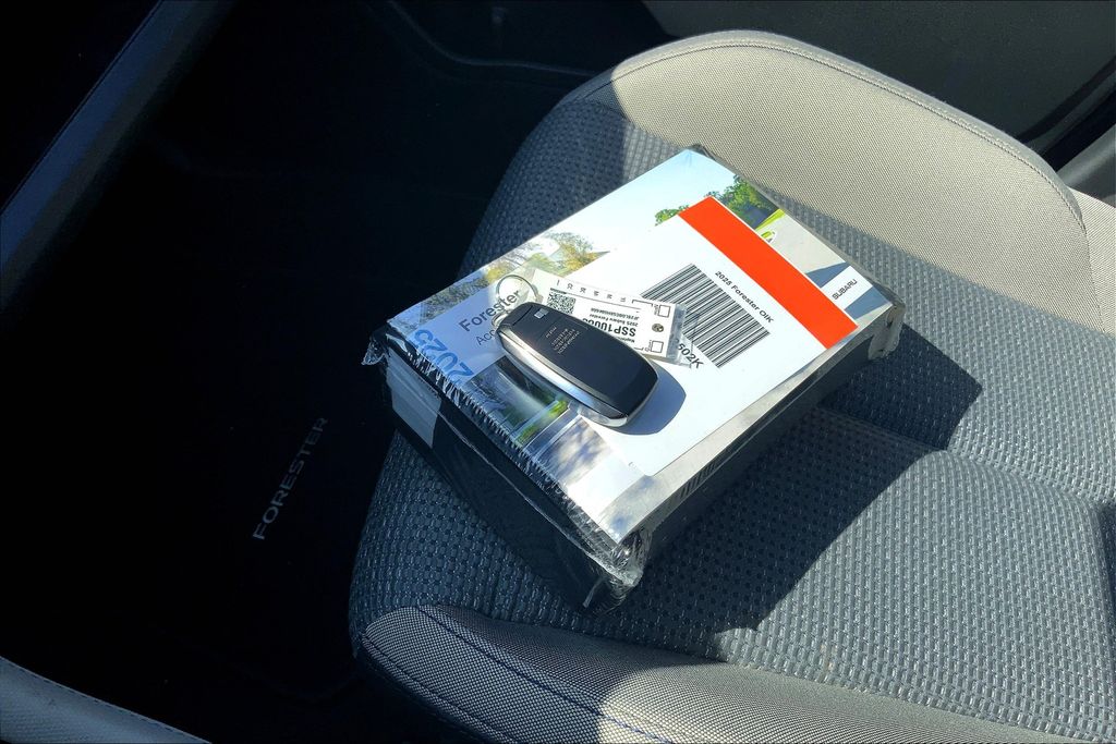 2025 Subaru Forester Premium Base photo 11