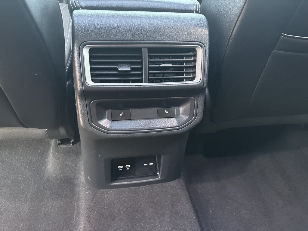 2024 Volkswagen Atlas Cross Sport SEL R-Line photo 28