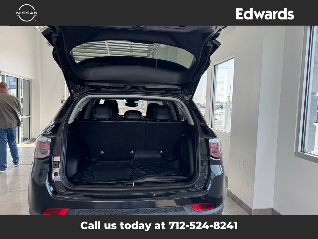 2022 Jeep Compass Latitude photo 9